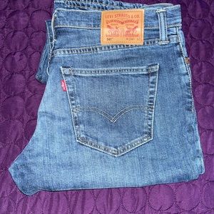 Mens Levi’s. New without tags. 34X32. Style 541 Athletic Fit
